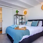 Coast Guesthouse